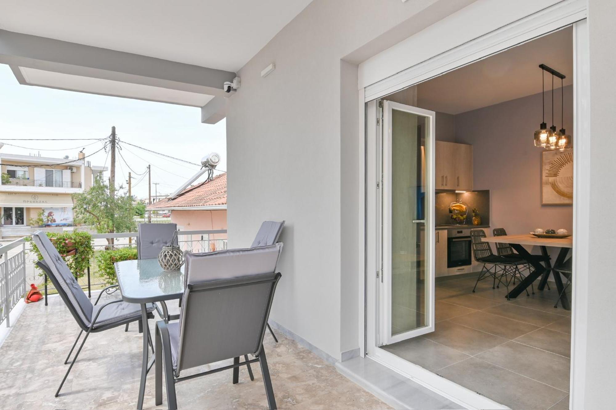 Louisa Luxury Apartments เปรเวซา ภายนอก รูปภาพ