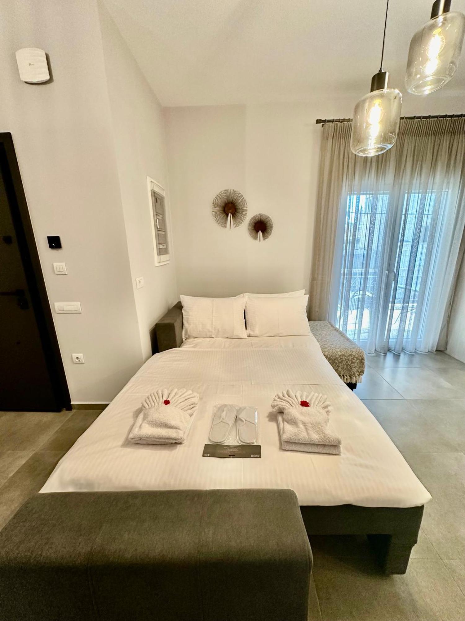 Louisa Luxury Apartments เปรเวซา ภายนอก รูปภาพ